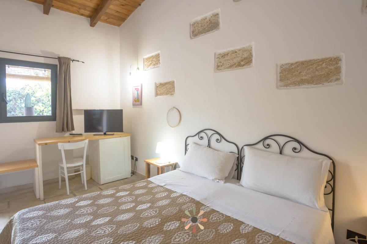 Agriturismo Tenuta Margherita Torre Lapillo Exterior photo